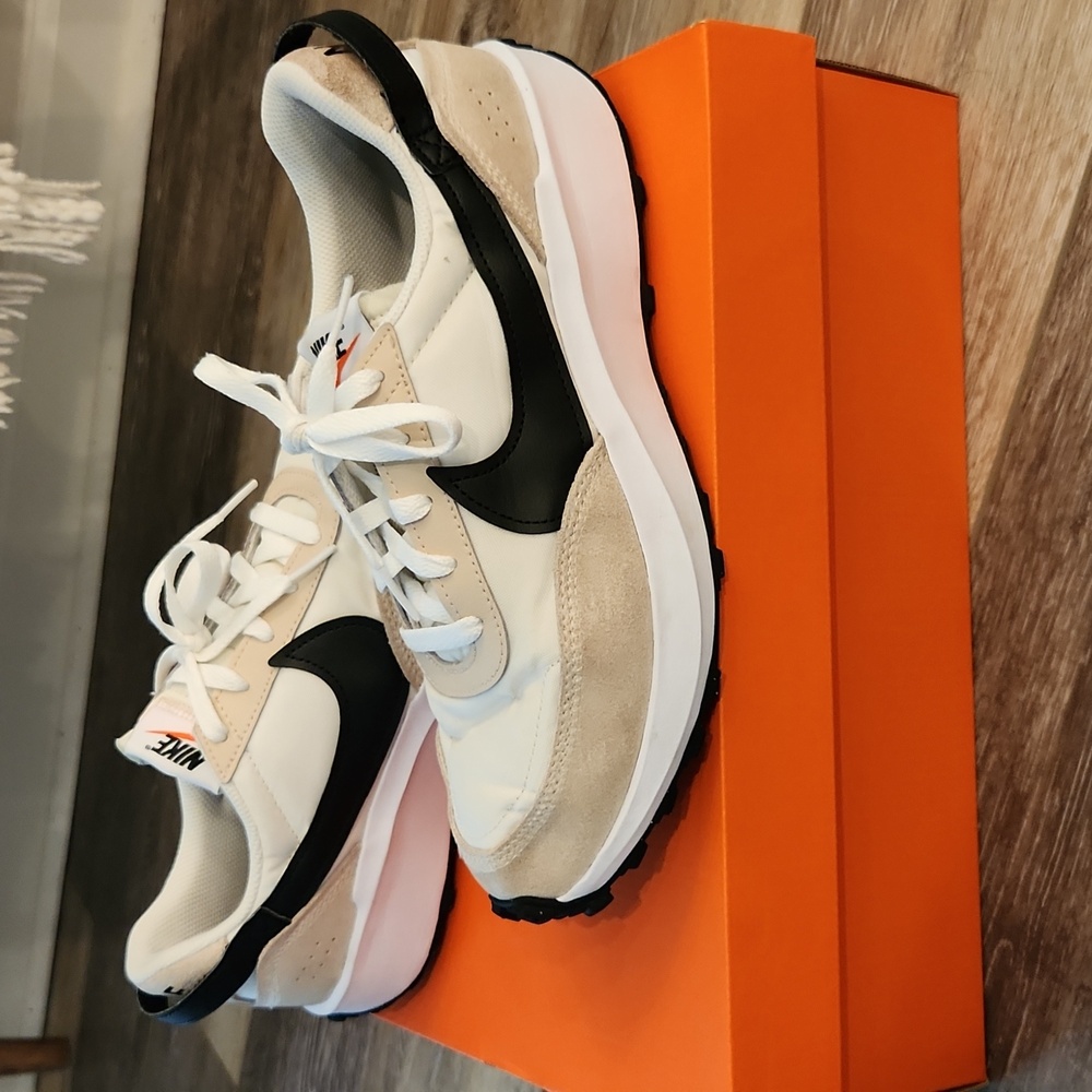 Nike Waffle Debut Sneaker Women's 9.5M White And Black